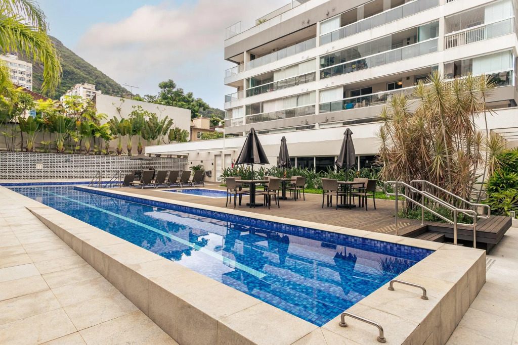Apartamento Com Garagem Em Botafogo | Rg 96/201
