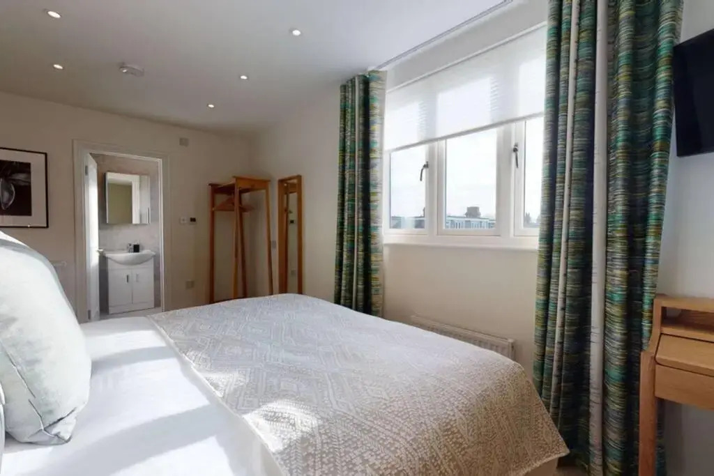 The Oxford Lodge six bedroom Oxford home