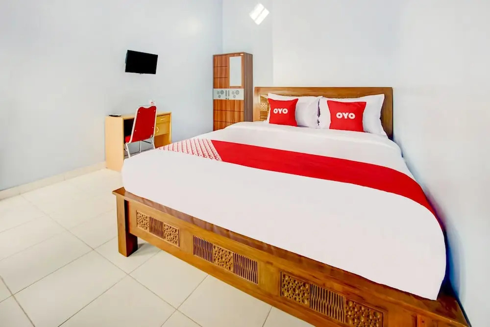 Azka Homestay Syariah by OYO Rooms