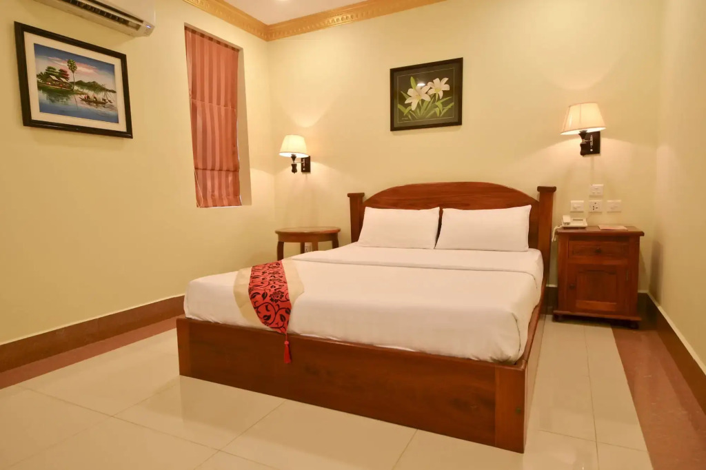 Golden House International Hotel