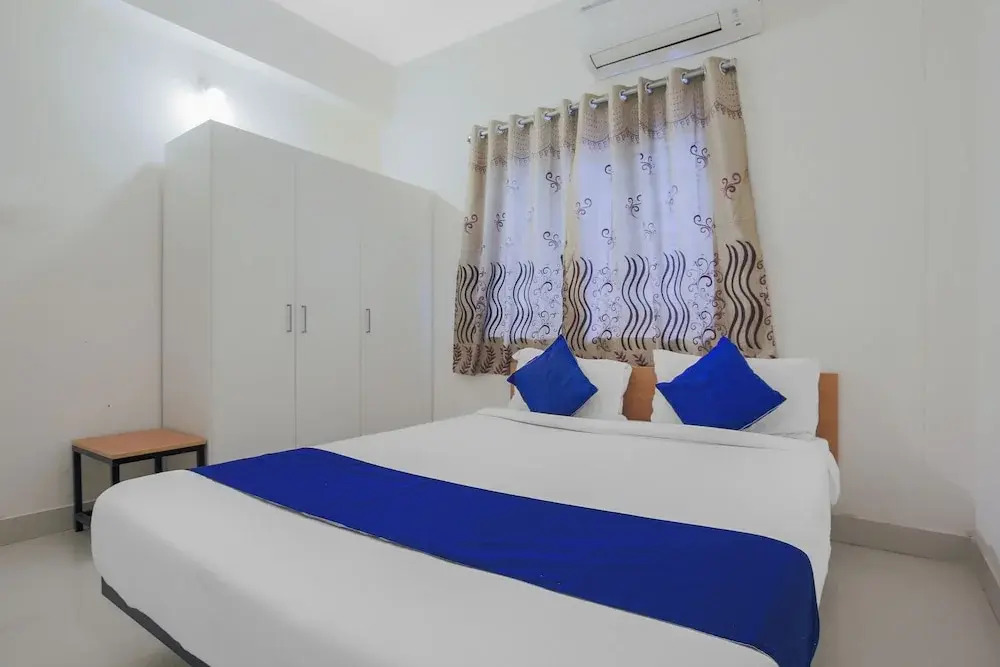 OYO 24138 SilverKey Shri Homes
