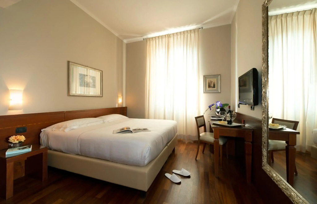 Отель Fenice Milano