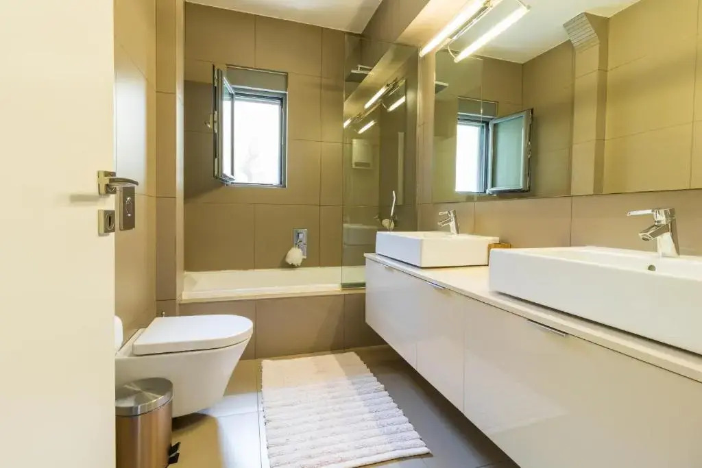 Luxury 3 Bedroom Apartment with garden in Glyfada