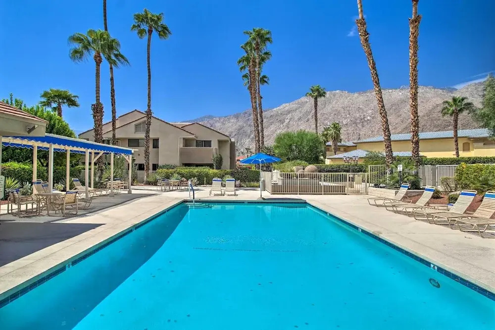 Palm Springs Retreat w/ Pool Access, Near Downtown