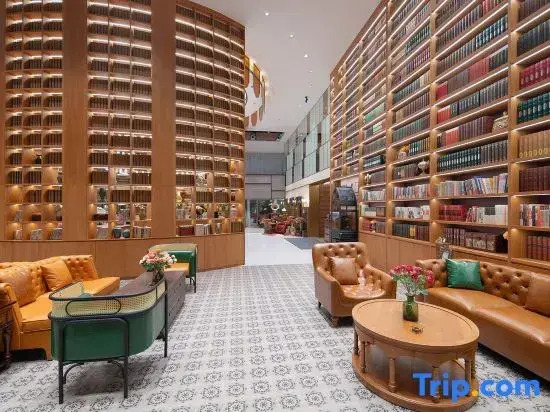 James Joyce Coffetel Hotel (Zhaoqing Qixingyan East Gate Square)