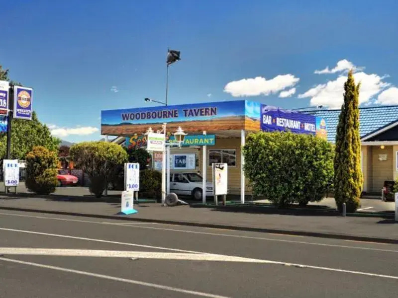 Woodbourne Tavern and Motel