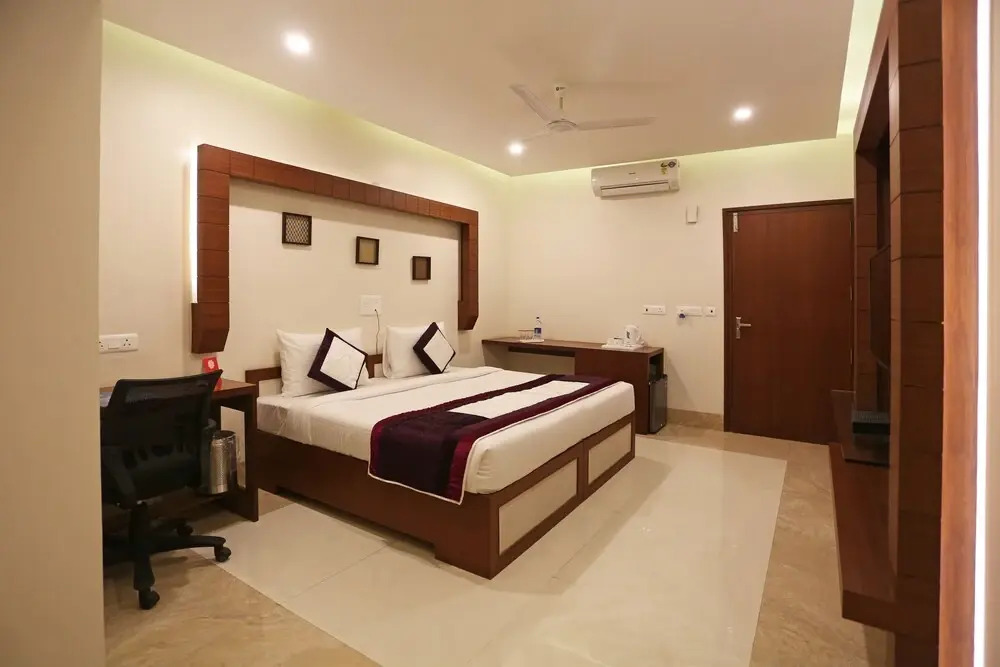 FabHotel Zineb
