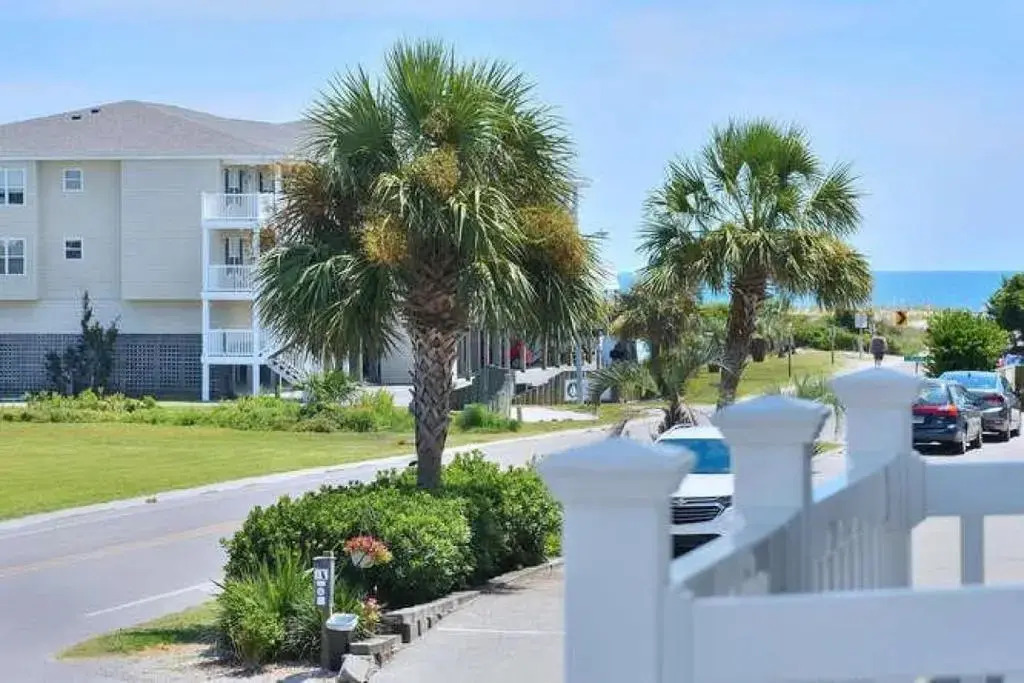 A Turtles Pace by Oak Island Accommodations