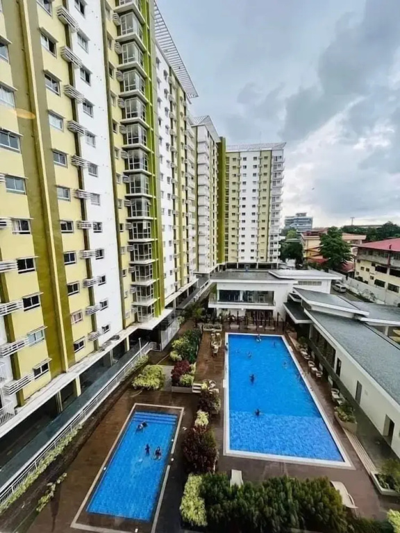 1 Br condo T2-8H