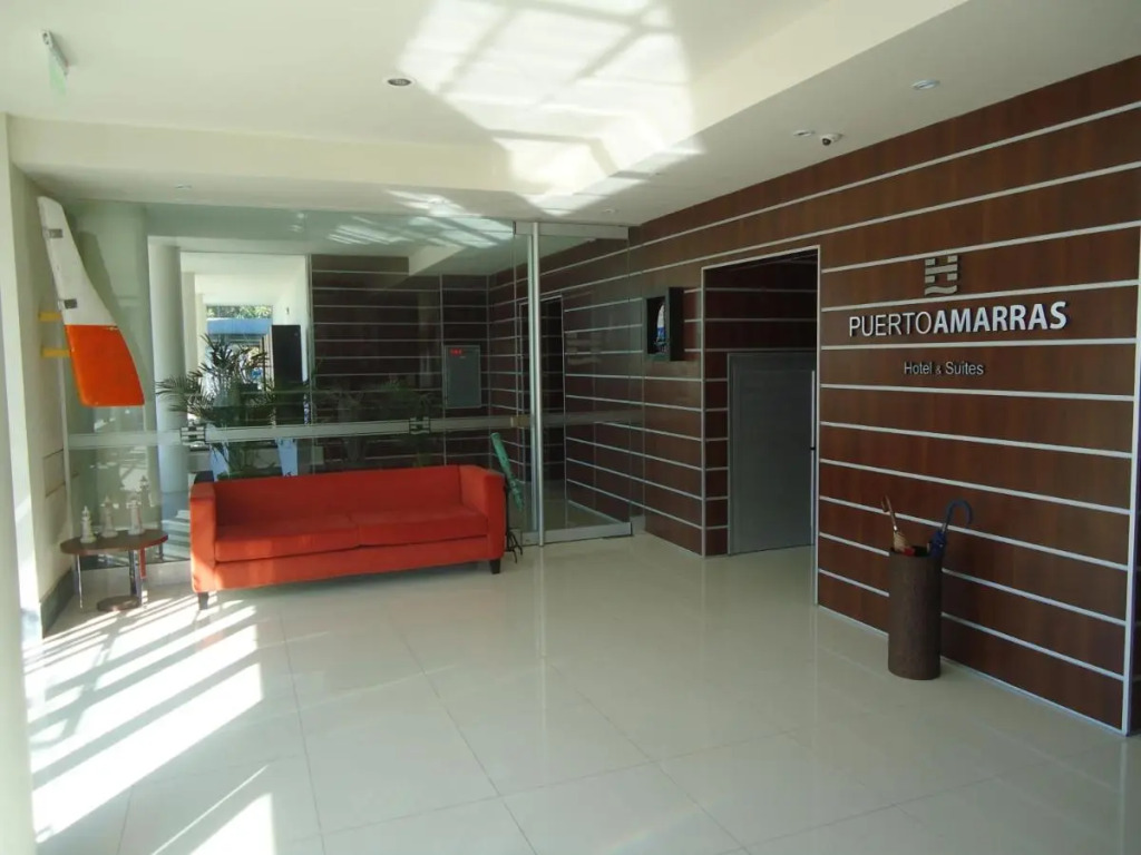 Puerto Amarras Hotel & Suites