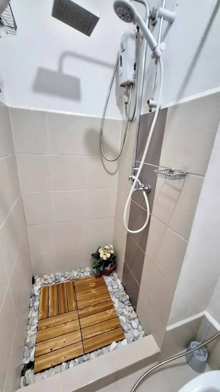 Homey 1BR With Balcony City View in Grace Res