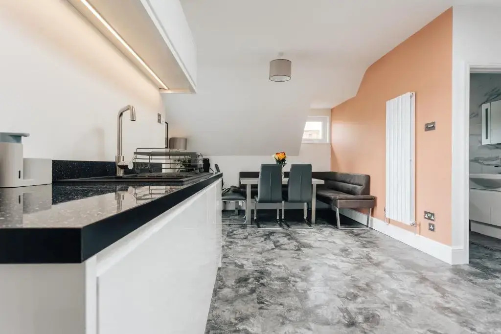 Private Two Bedroom Residence in Southbourne - Private Parking - Off the High Street - Minutes Away from the Beach