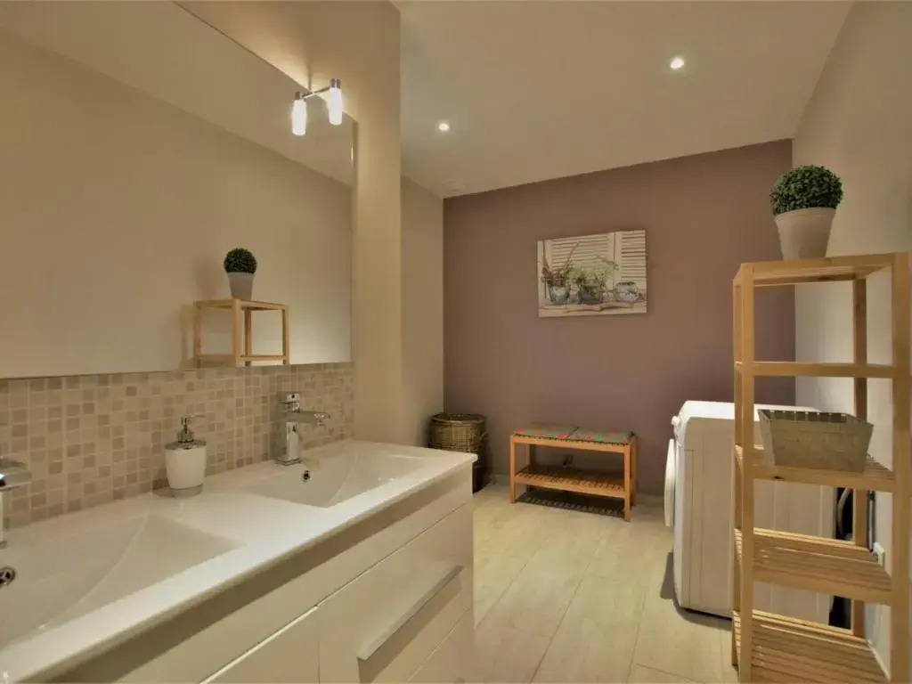 Gite Pougy, 3 pièces, 4 personnes - FR-1-543-177