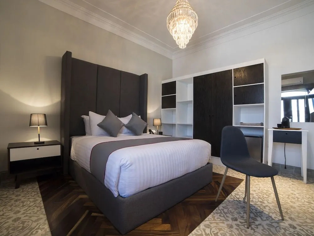Hotel Business Real 500