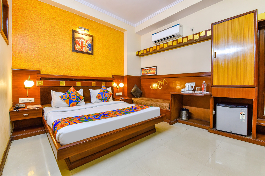 Fabhotel Royal Residency