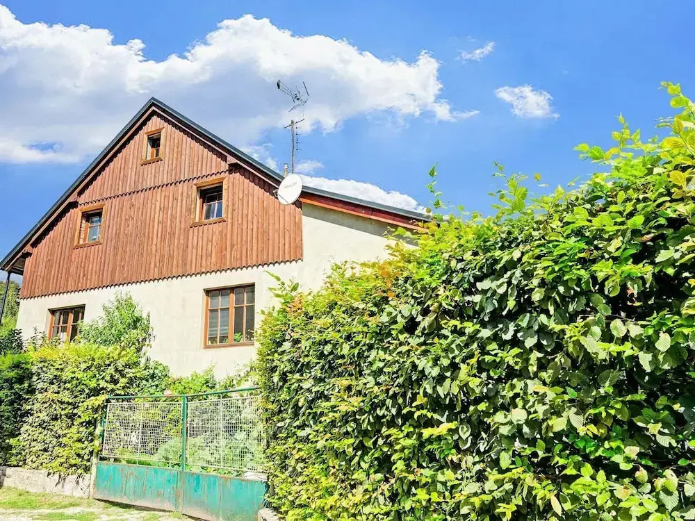 Modern Holiday Home in Cerný Dul with Private Garden