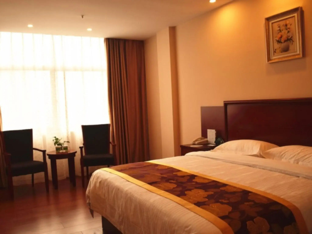 GreenTree Inn Jiangxi Shangrao Qianshan Ehu Avenue Express Hotel