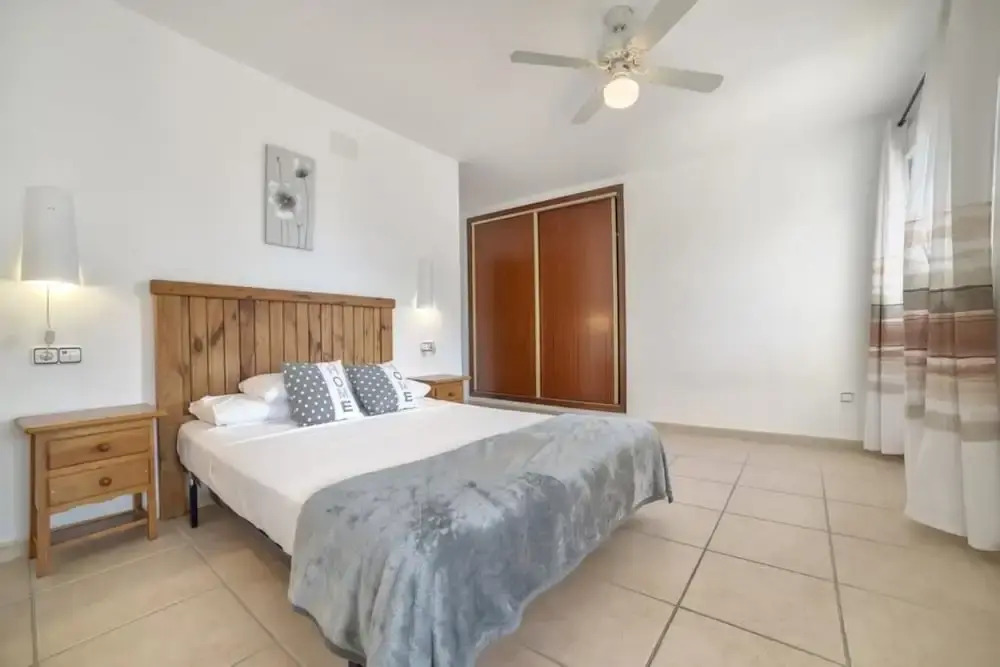 Villa - 7 Bedrooms with Pool and WiFi - 106438