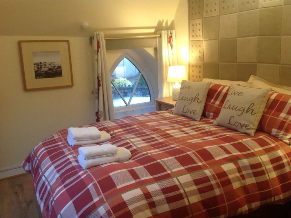 Tudor Lodge
