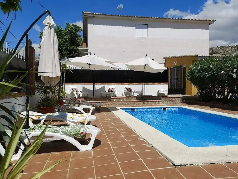 Beautiful 13 bed Villa, Private Pool, Large Garden