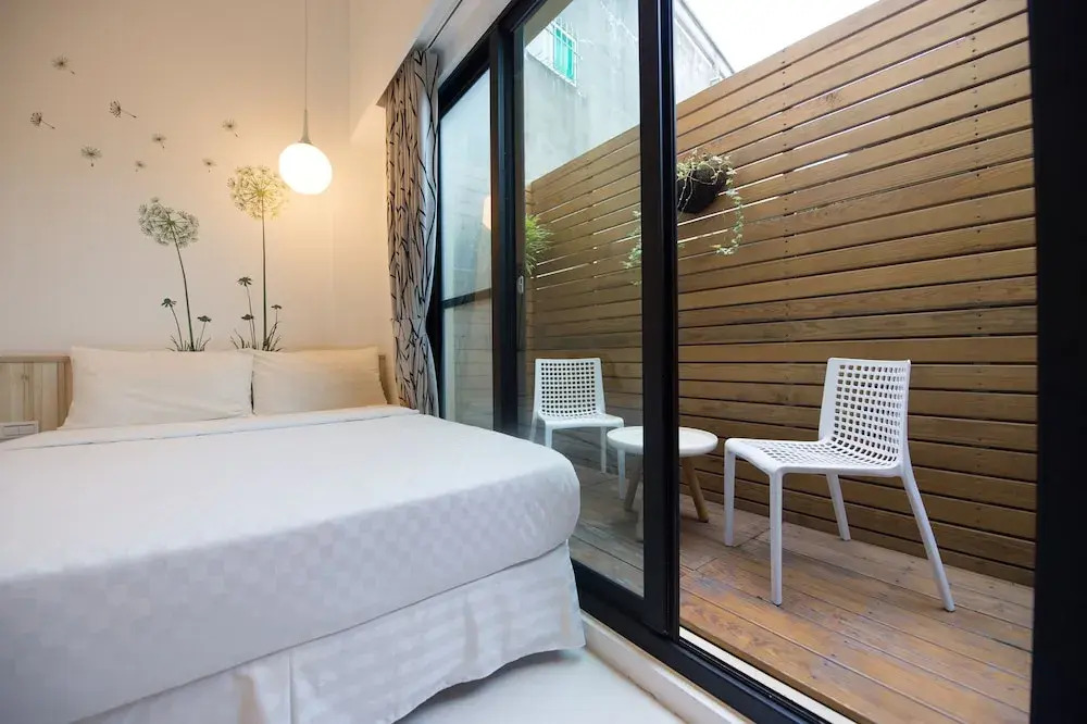 Her Man Hostel