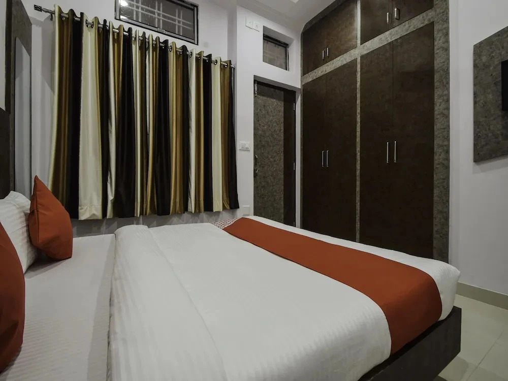 Yash Palace By OYO Rooms