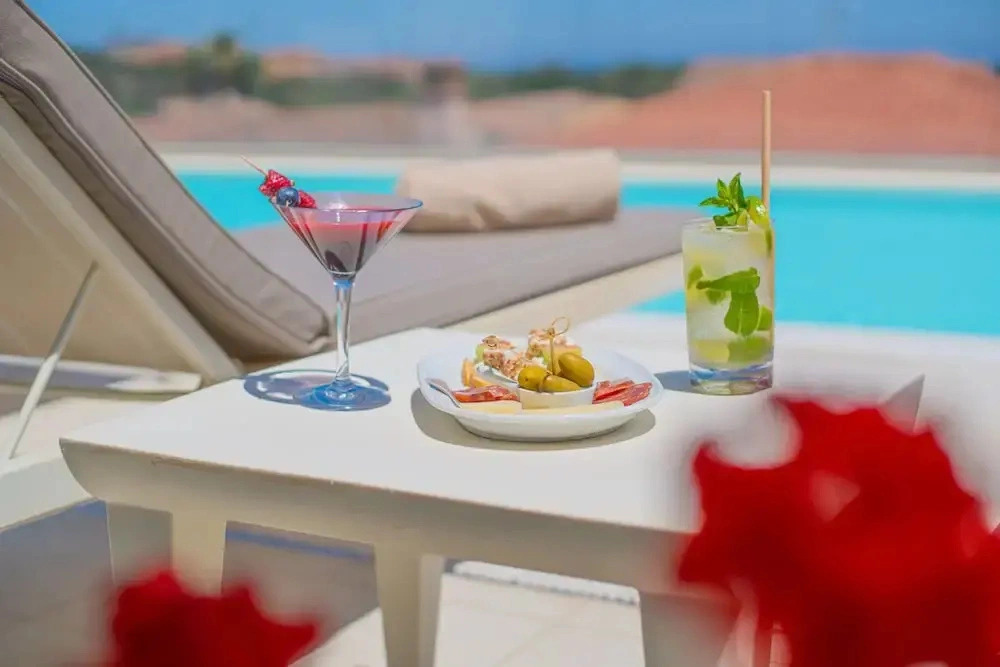 Hotel with panoramic swimming pool in porto San Paolo