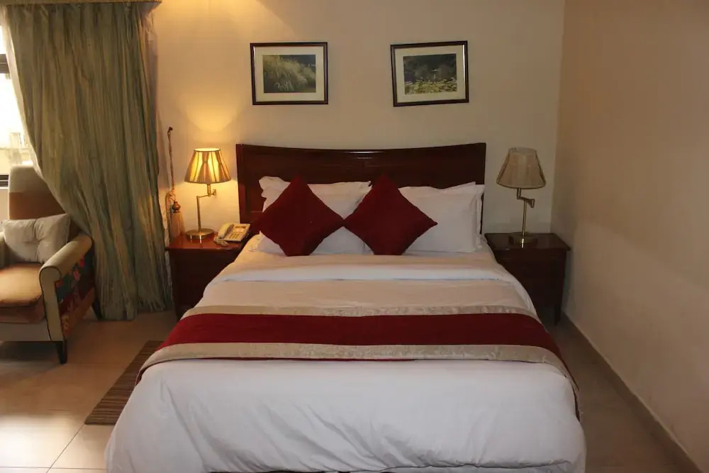 Carlson Hotel