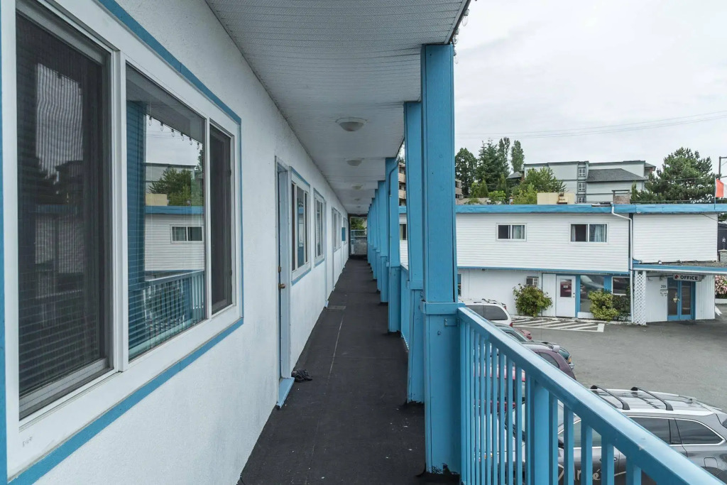 Castaway Motel