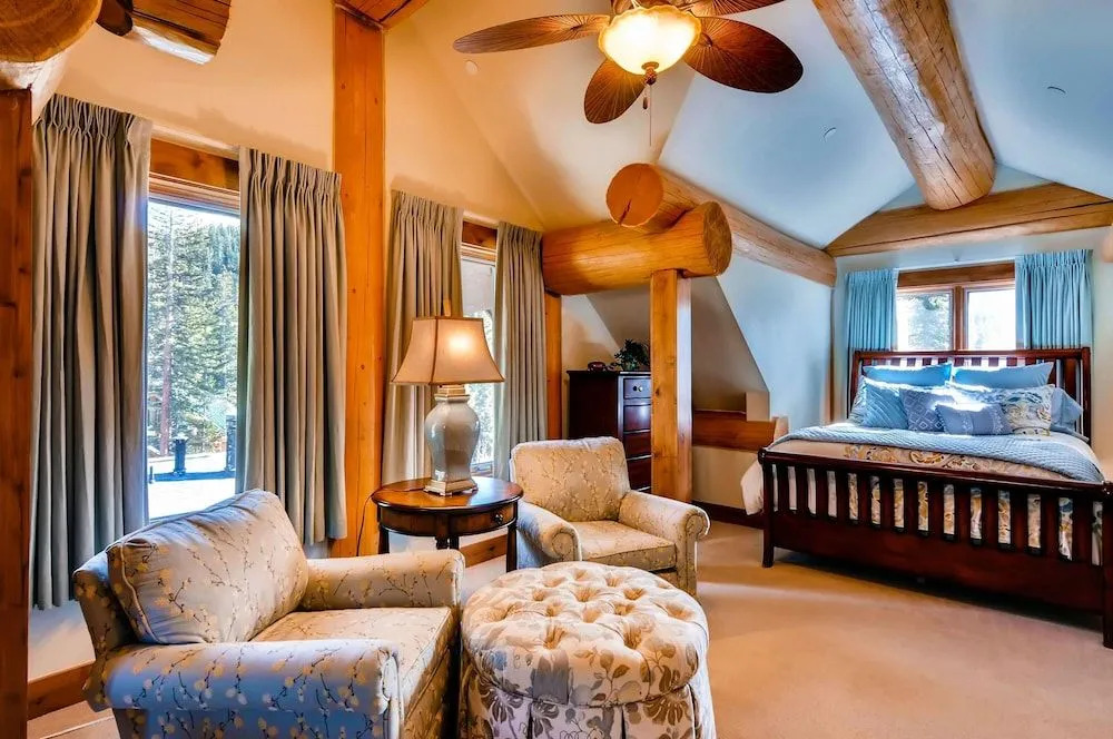 Goldenview Lodge