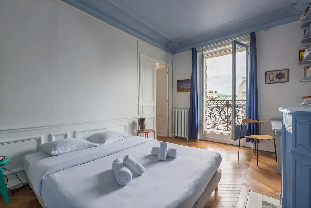 Balcony Views to the Eiffel Tower