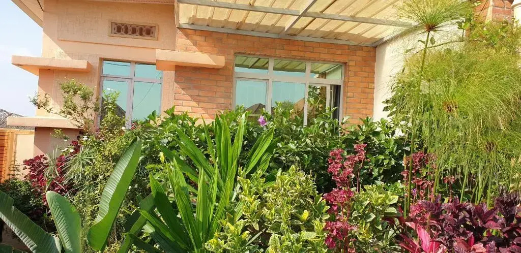 Kigali's hidden Gem Amahle House - private home