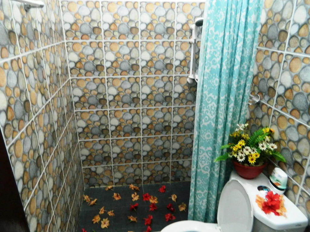 Candice Lucy Hotel Caticlan