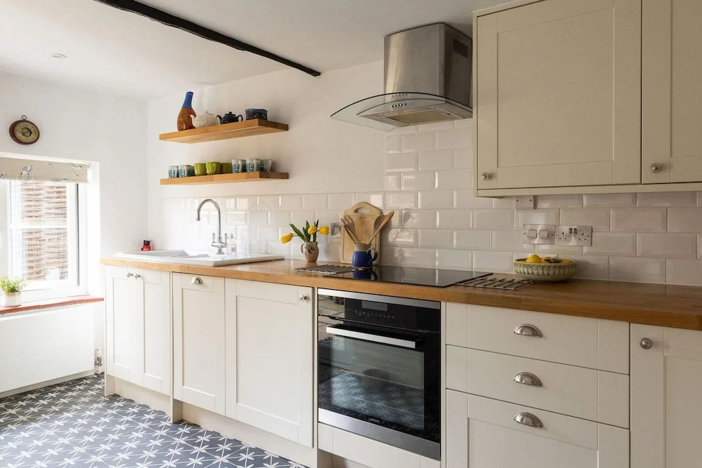 Journey s End Luxury Cottage 100m From Sea
