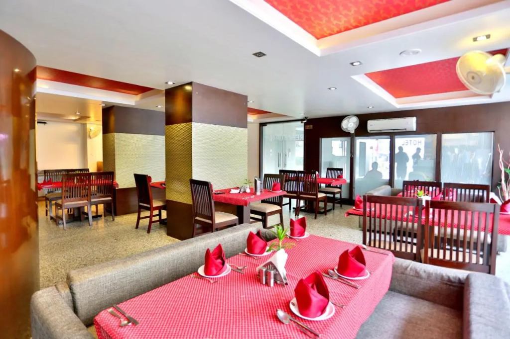 Hotel Raya Inn