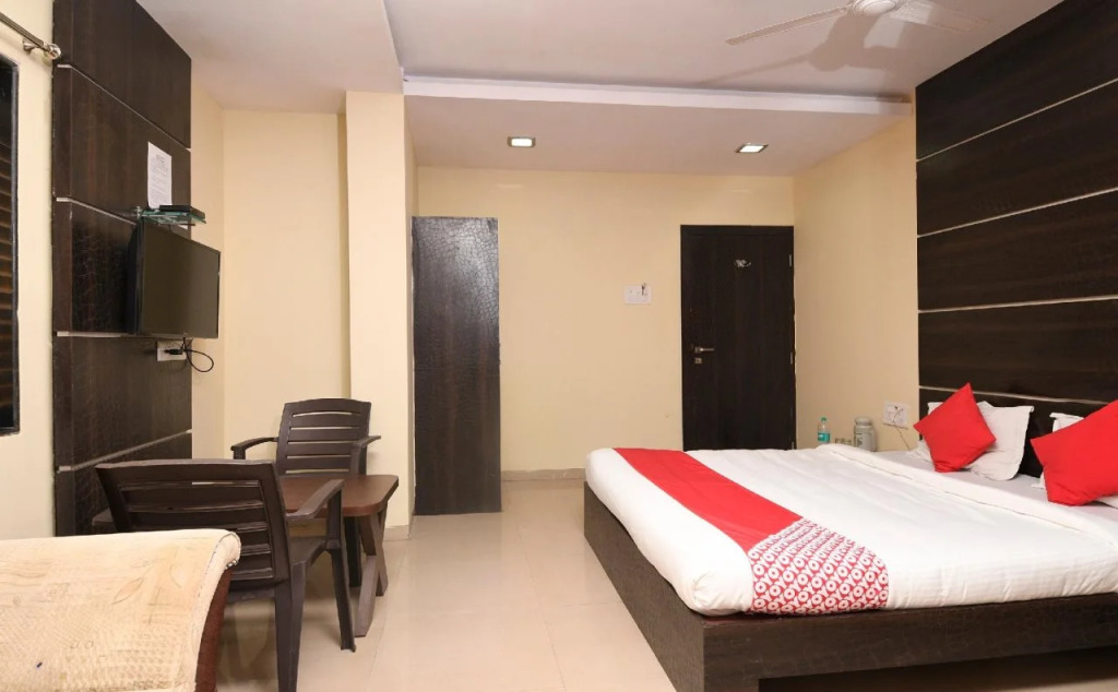 Shree Krishna Palace by OYO Rooms