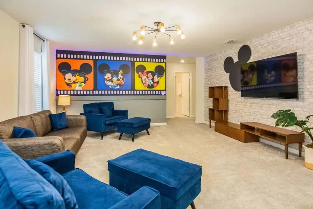 Beautiful Themed Vacation Home With Pool St5509