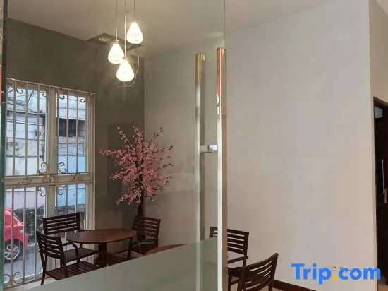 Mottomo Inn Manado