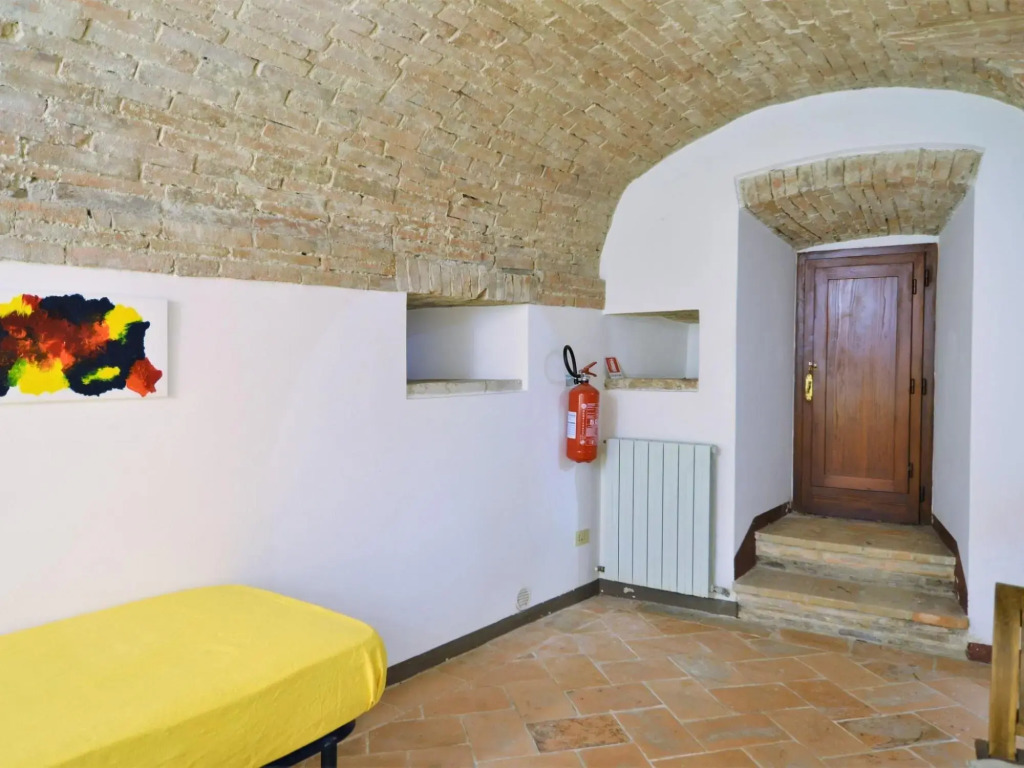 Cosy apartment in Mantignana with private terrace