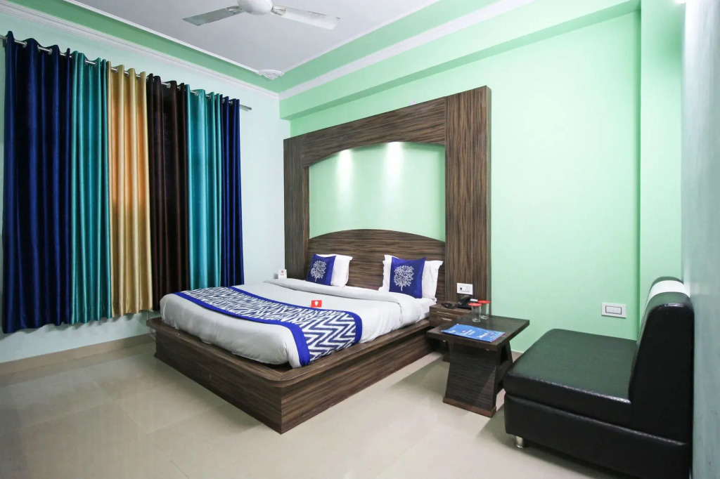OYO 5876 Hotel KS International
