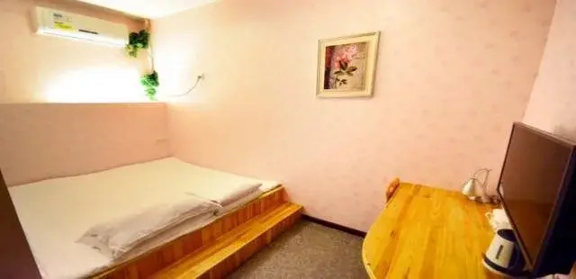 Wuhan Demo Express Hotel