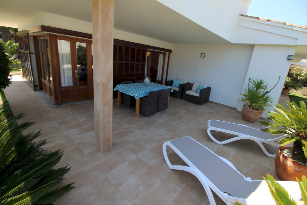 MARGARITA · Aircon, wifi, terrace, garden, 150m from the beach