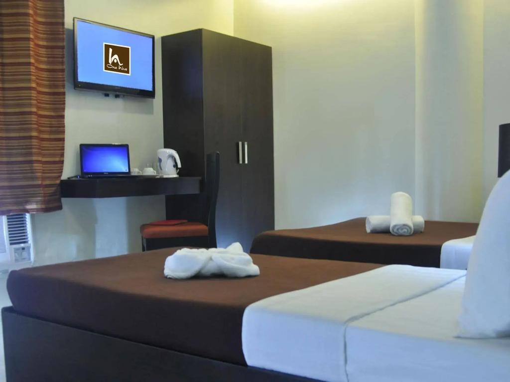 One Hive Hotel and Suites