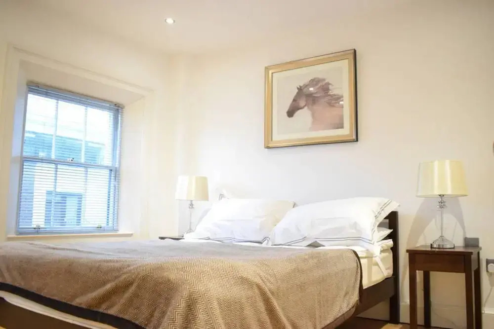 2 Bedroom Apartment Near Grafton Street