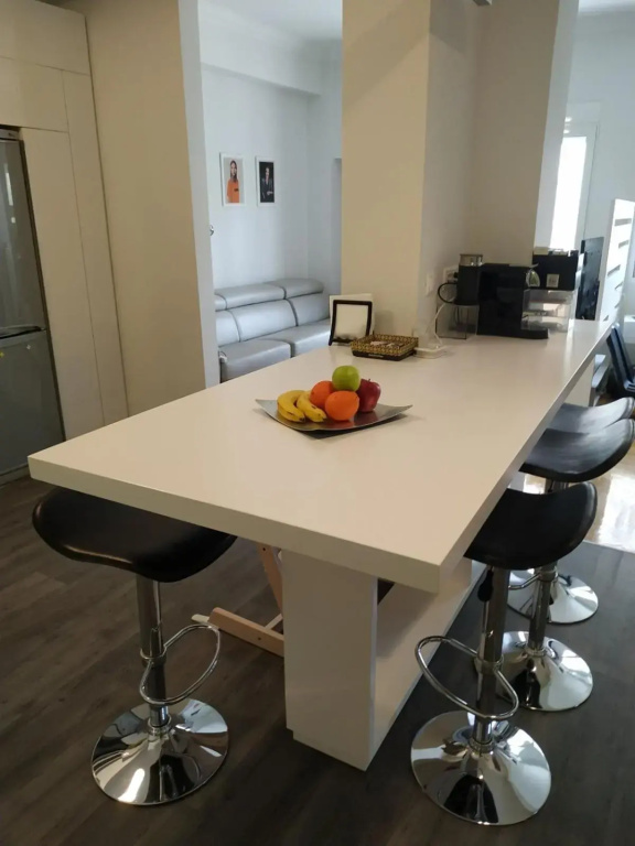 Fully renovated, family-friendly apartment, next to a huge green park, in Athens center