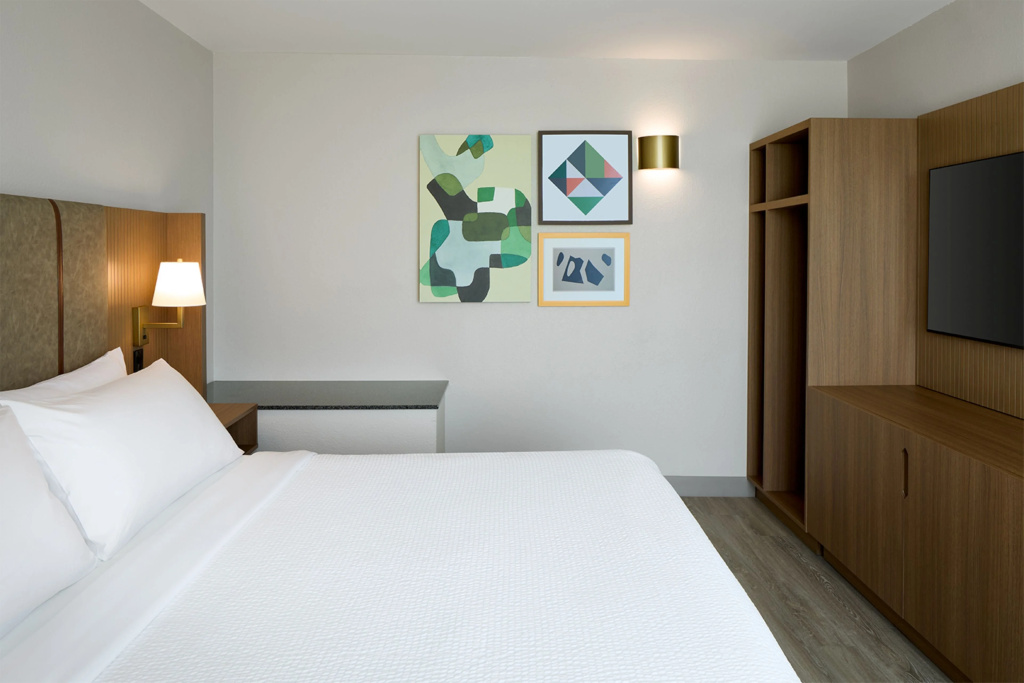 Holiday Inn & Suites Montreal Airport by IHG