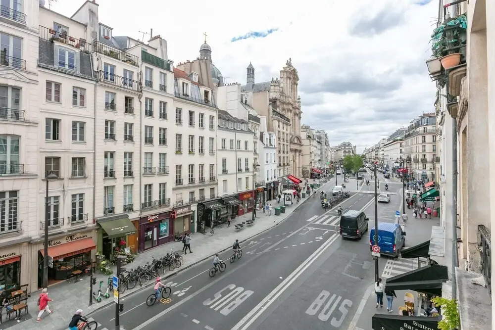 Bright 1-bedroom Flat, 2min From Saint-paul Metro
