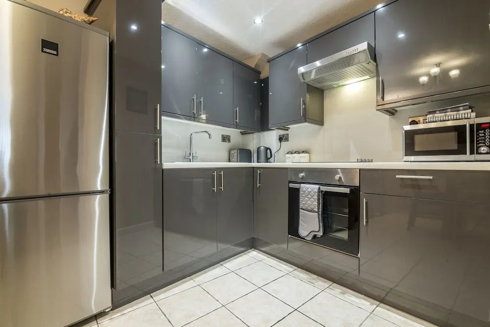 Harry's - 2 Bedroom Holiday Home - Tenby