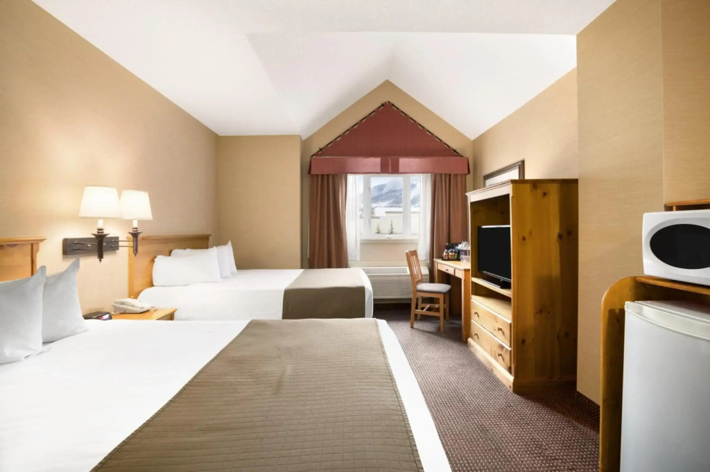 Canmore Inn & Suites
