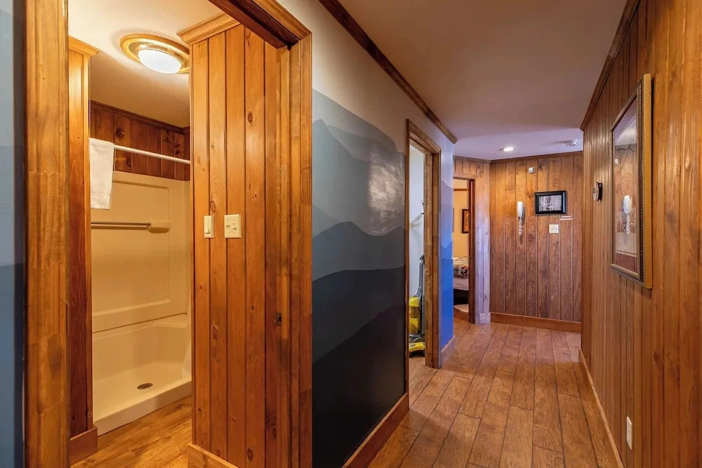 Vista 360 - Roundhouse With Views, AC, 1mi From Beech Ski